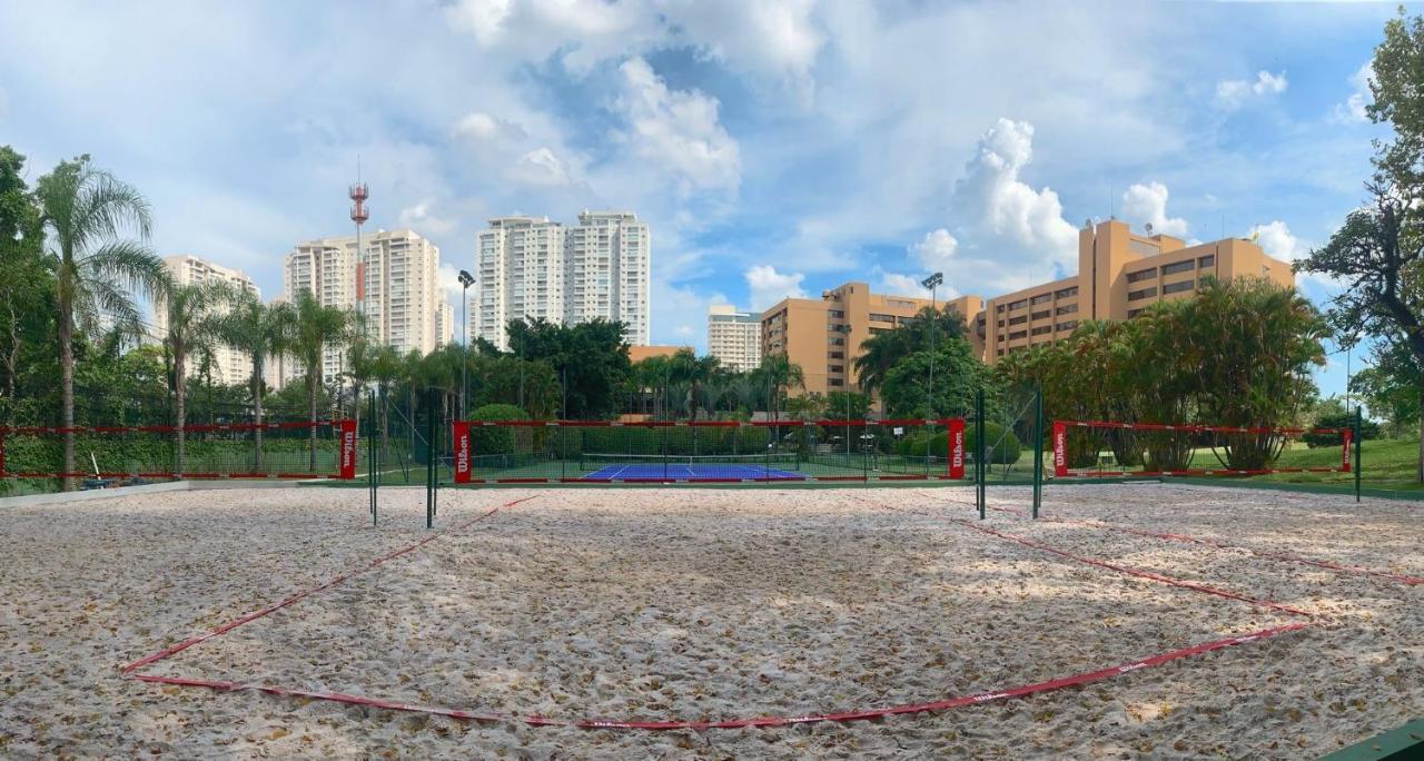 Hotel Transamerica Sao Paulo Exterior foto Tennis courts at the park