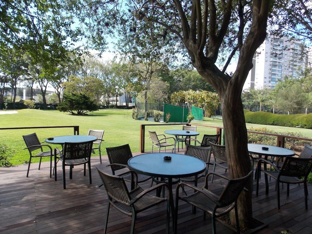 Hotel Transamerica Sao Paulo Exterior foto The deck at the clubhouse
