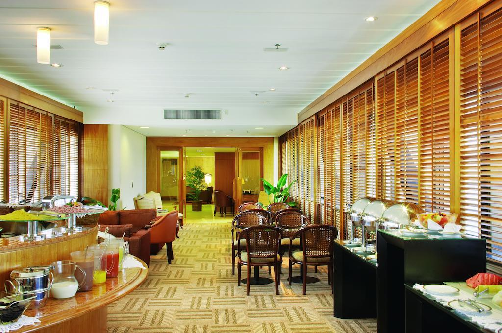 Hotel Transamerica Sao Paulo Exterior foto The lounge at the airport