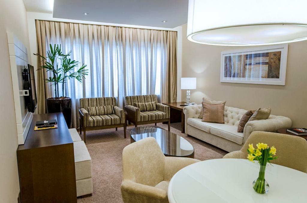 Hotel Transamerica Sao Paulo Exterior foto A living room in a suite at the Ritz-Carlton, Dubai